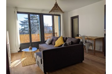 Grand T1 tout équipé avec balcon et stationnement privé clim