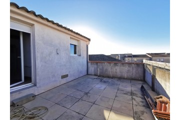 duplex loué de 67 m2 avec terrasse a proximité du centre vil