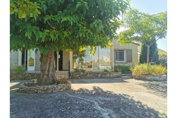Maison de plain pied 3 chambres sur Pernes les Fontaines